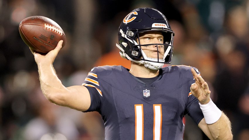 CHICAGO, ILLINOIS – SEPTEMBER 28: Case Keenum #11 of the Chicago Bears throws a pass against the Philadelphia Eagles during the first quarter of the game at Soldier Field on September 28, 2026 in Chicago, Illinois. (Photo by Michael Reaves/Getty Images)
