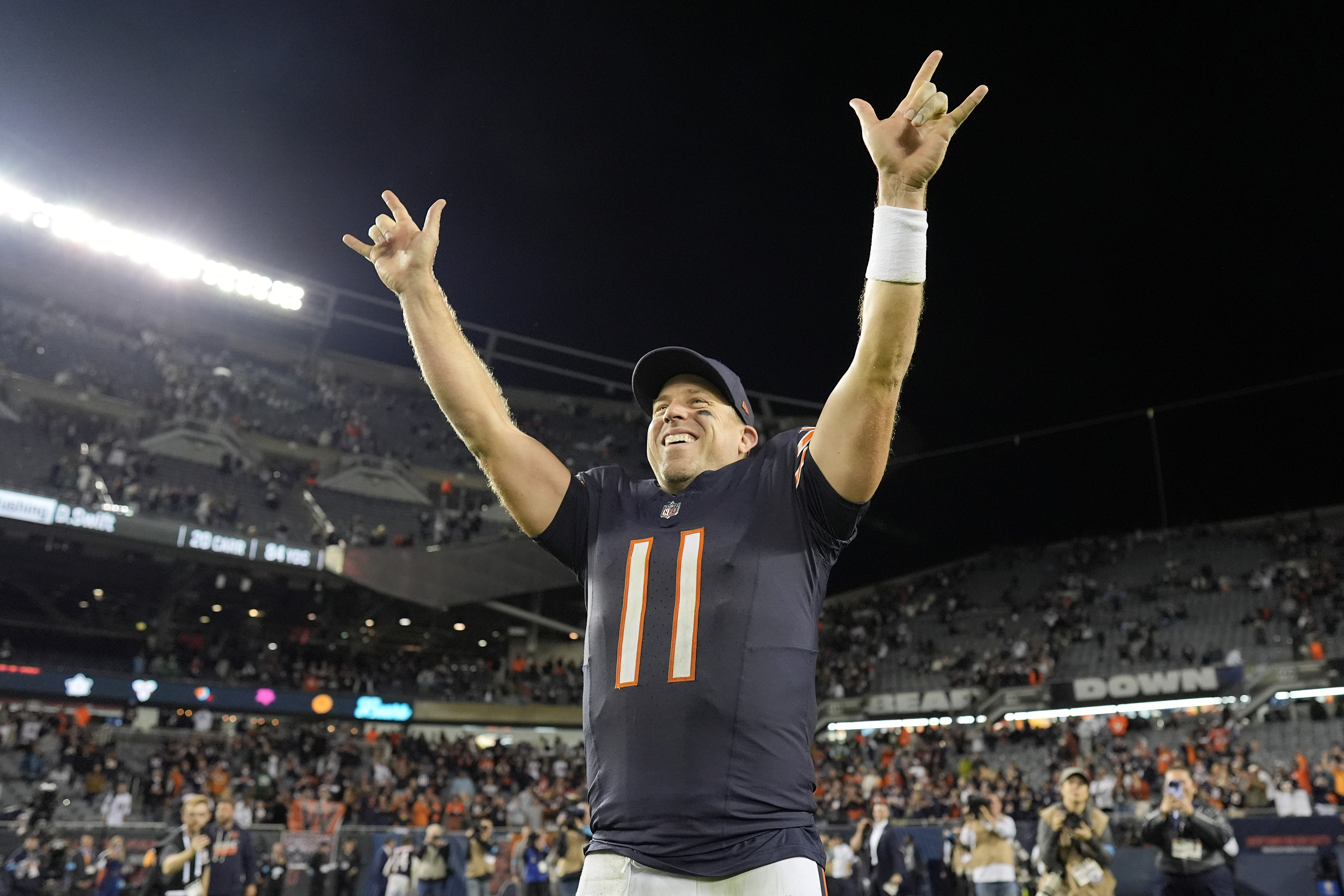 Case Keenum makes Bears history in blowout win over Eagles
