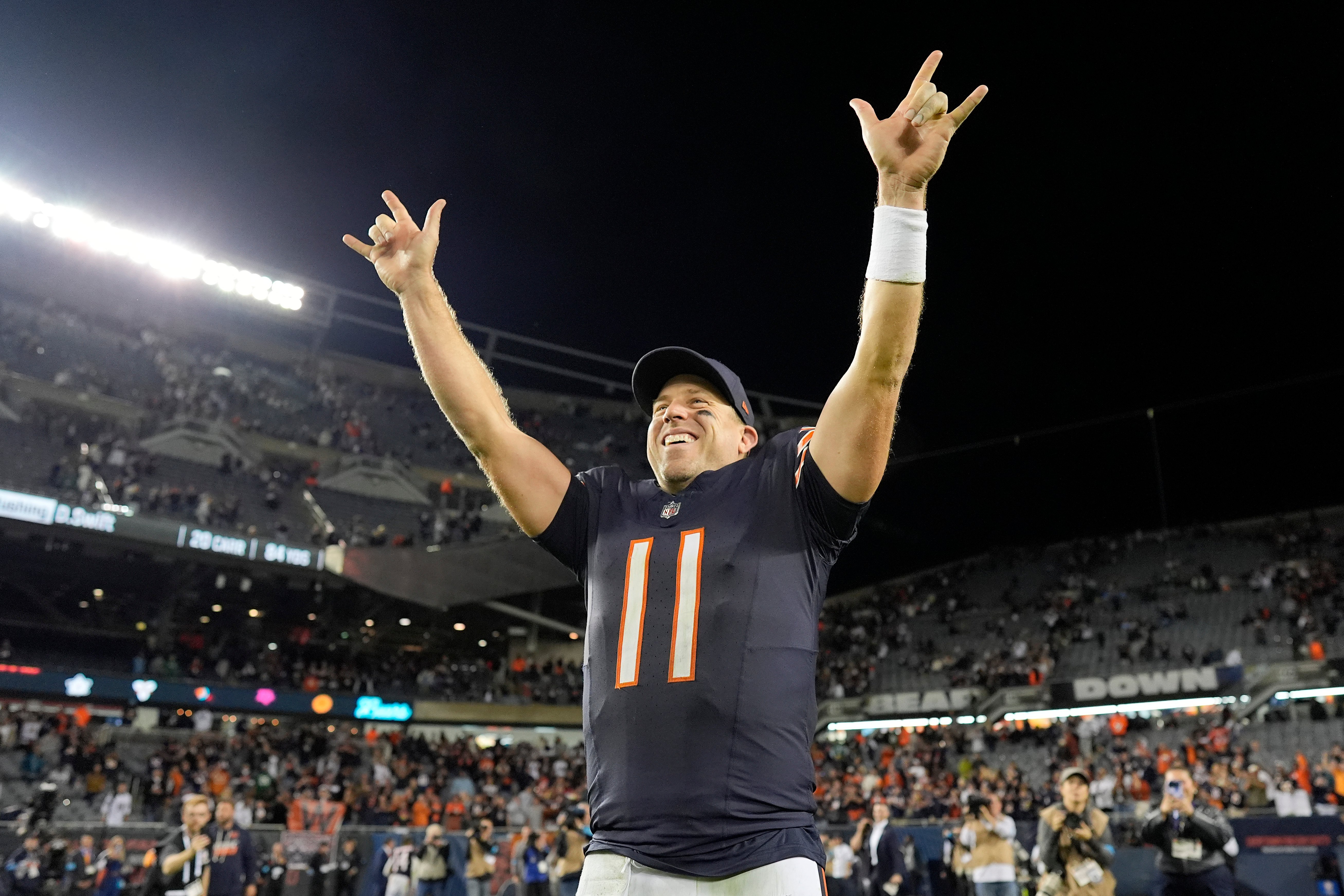 Case Keenum makes Bears history in blowout win over Eagles