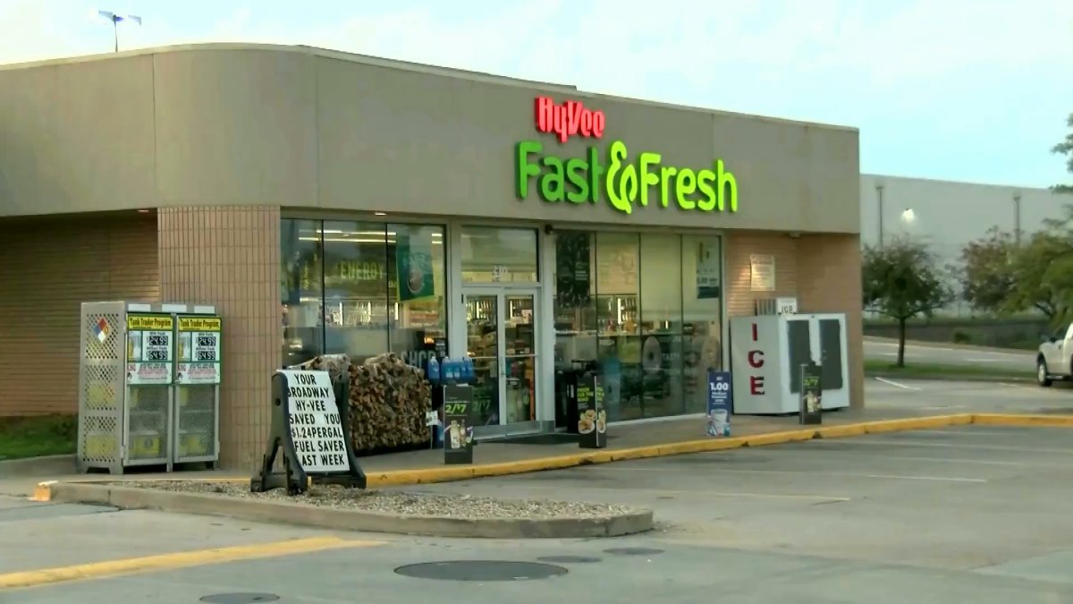 Winner of $1.04 billion Powerball prize in Illinois comes forward