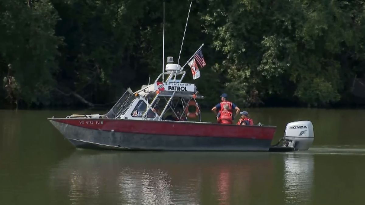 Womans body found day after car plunged into Little Calumet River