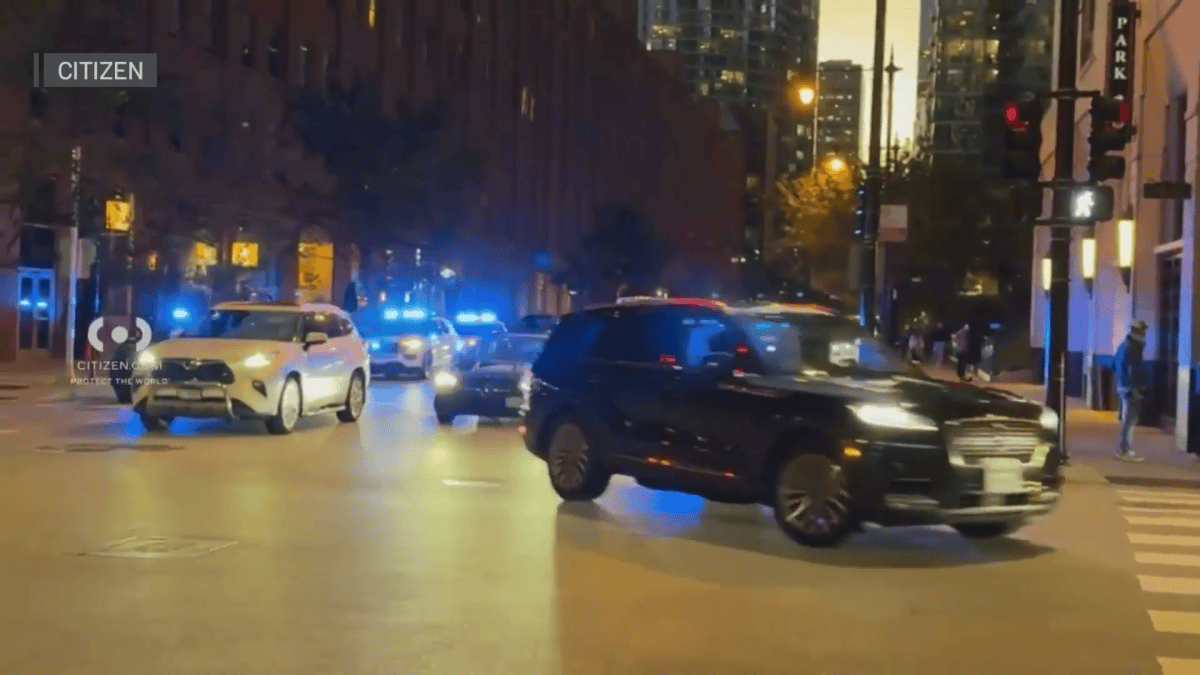 64-year-old man shot during attempted robbery in Streeterville: Chicago police 64-year-old man shot during attempted robbery in Streeterville: Chicago police
