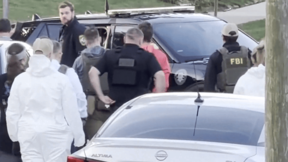 Illinois man with lengthy criminal history arrested in white-powder threats to members of Congress Illinois man with lengthy criminal history arrested in white-powder threats to members of Congress