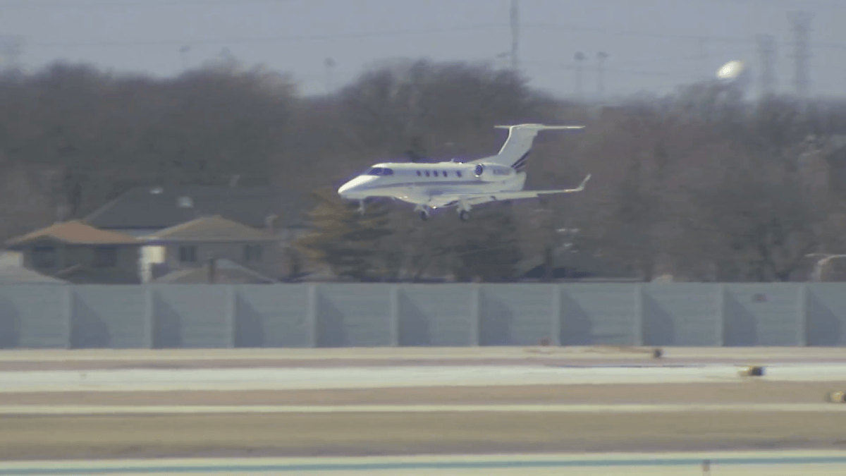 Safety concerns lead to sudden closure of runway at Midway Airport, delays possible