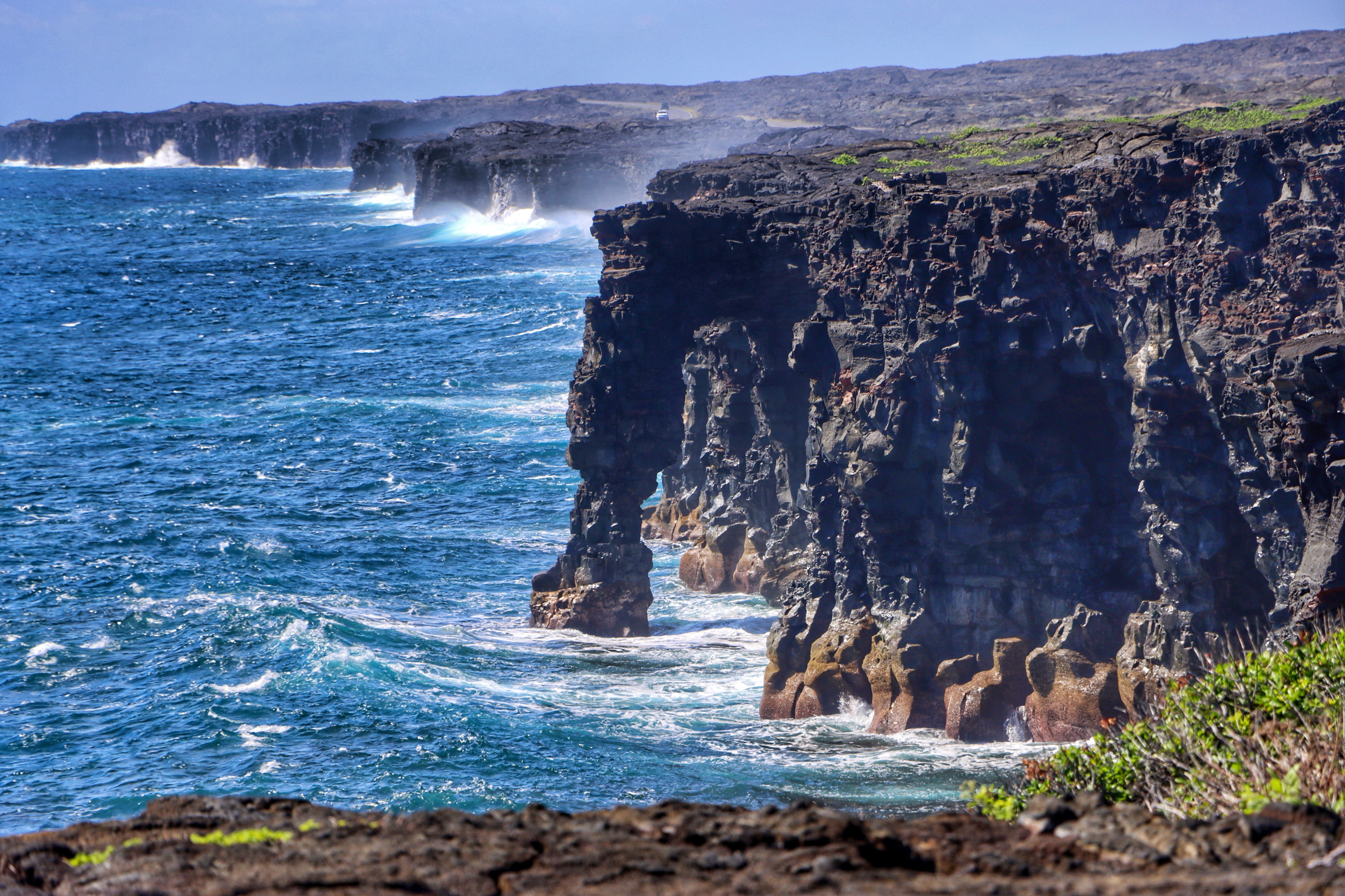 Hawaii's picturesque Hōlei Sea Arch collapses into the ocean