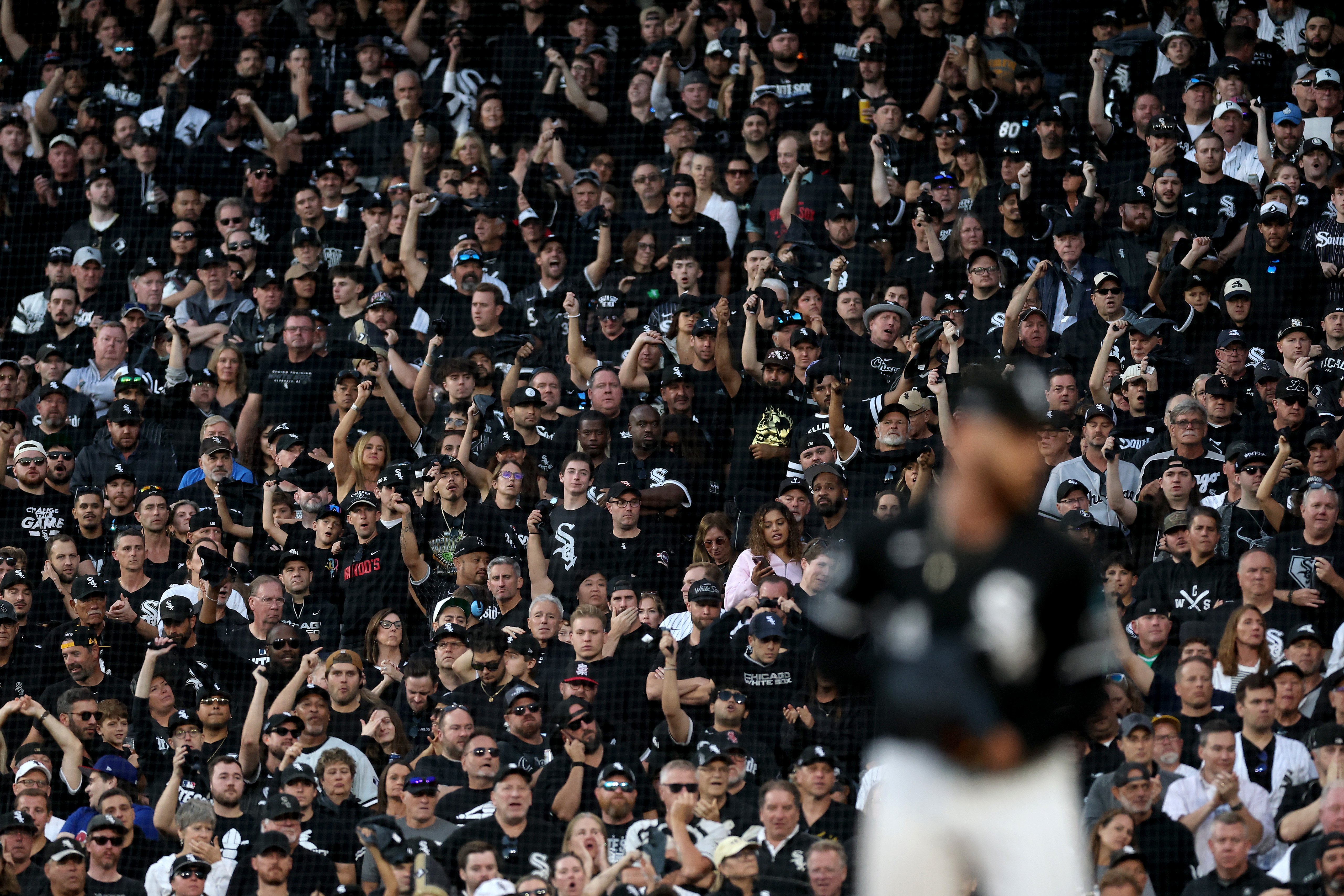 When is Game 4 of the White Sox vs. Guardians series?