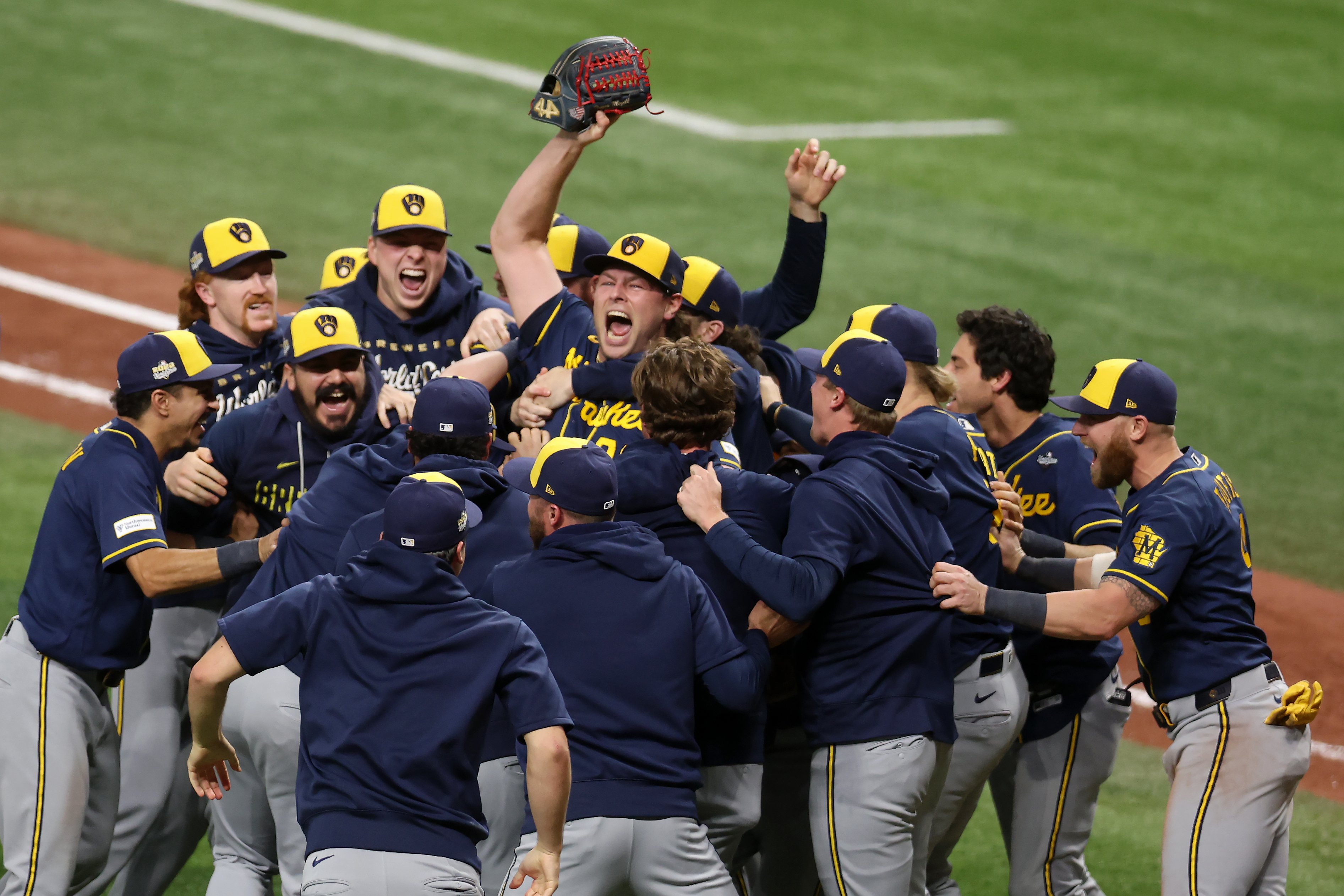 Brewers beat the Rays to win the first World Series title in franchise history