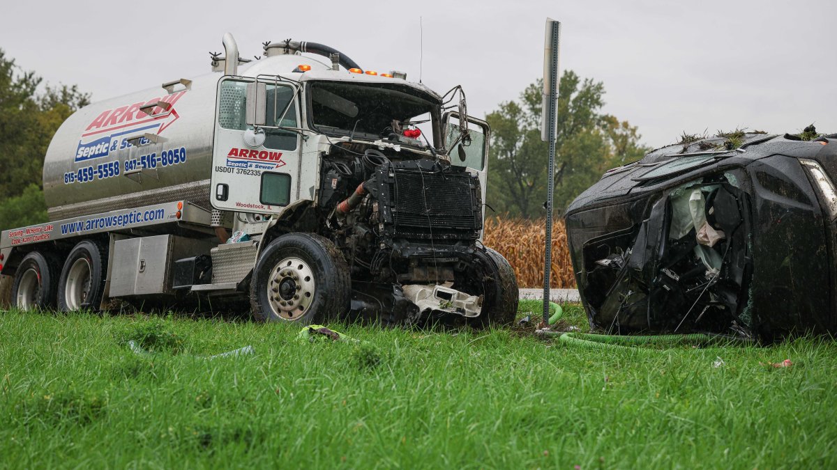 Unincorporated Marengo crash leaves 2 drivers with severe injuries