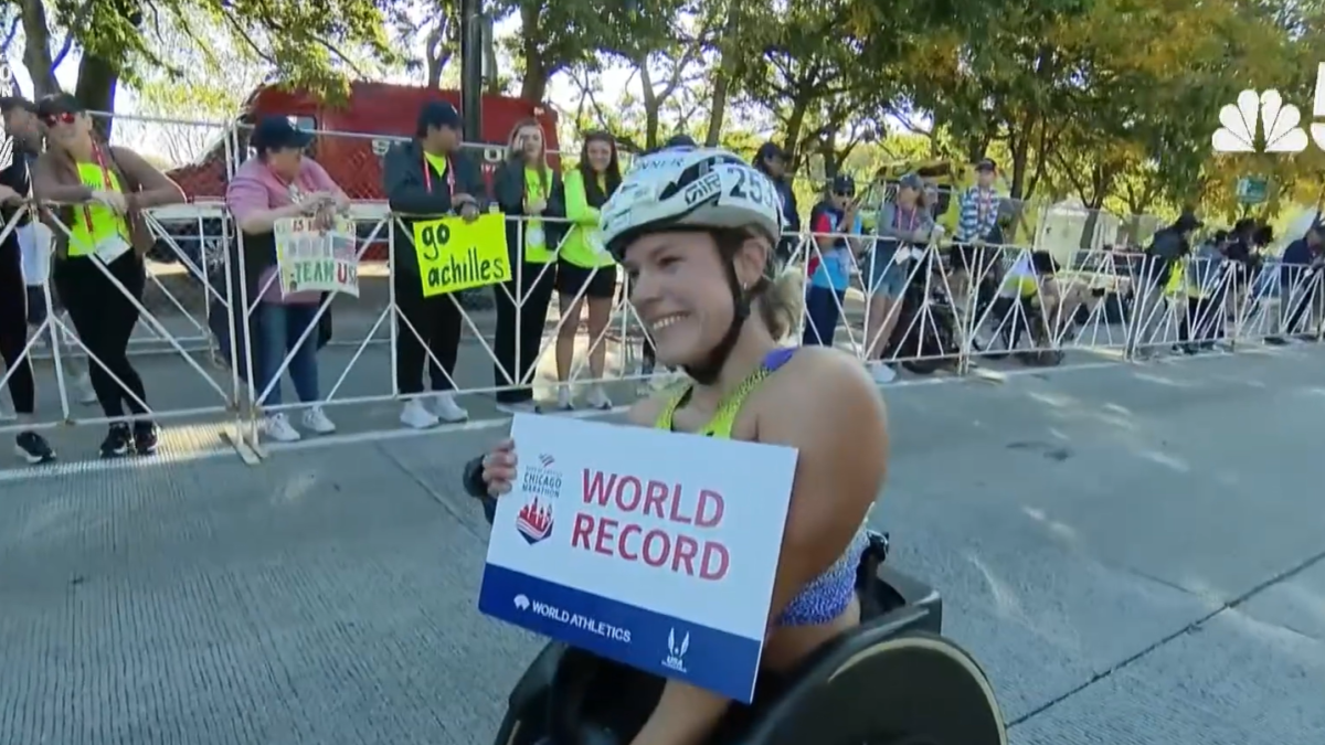 Chicago Marathon womens wheelchair: Catherine Debrunner sets unofficial world record