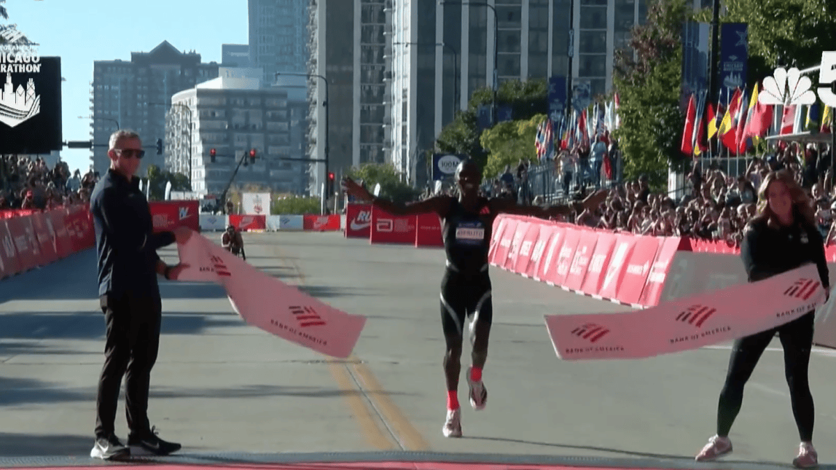 After finishing 2nd and 3rd, Amos Kipruto finally gets his Chicago Marathon win