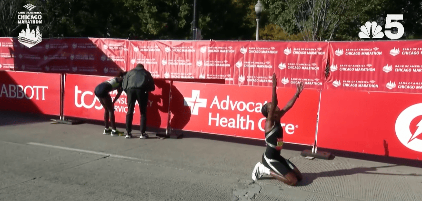Hawi Feysa defends title after stunning breakaway at 2026 Chicago Marathon finish