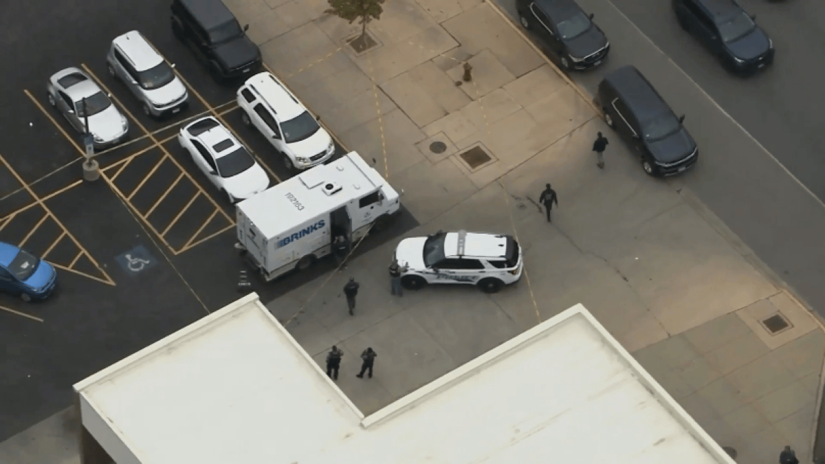 FBI investigating armored truck robbery in suburban Cicero