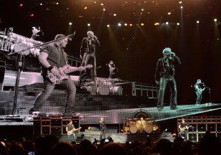 Van Halen -- With David Lee Roth -- Schedule Chicago Stop on New Tour