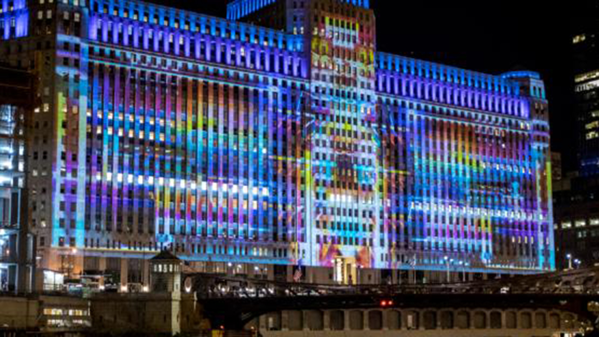 'Art on theMART' Expands Riverfront Show to 7 Nights a Week