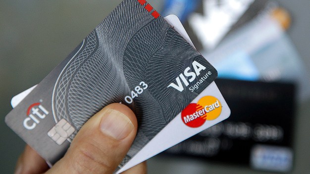 Credit Card Debt Hits New Record High: Federal Reserve