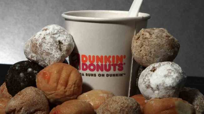 Dunkin\' Donuts Drops Food-Coloring Additive From Powdered Sugar ... Dunkin\' Donuts Drops Food-Coloring Additive From Powdered Sugar ...