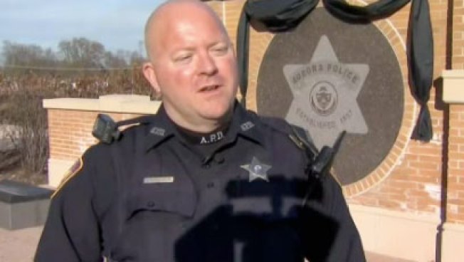 aurora officer pulls over stolen car full of gifts saves familys christmas - Christmas Gifts For Police Officers aurora officer pulls over stolen car full of gifts saves familys christmas - Christmas Gifts For Police Officers