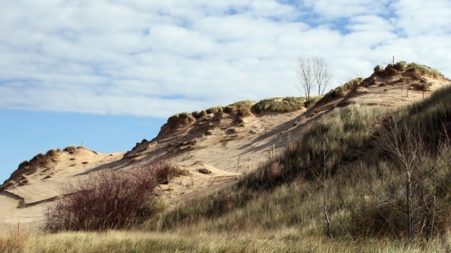 Indiana Dunes In The Running For Coastal Living S Best Beach Celebrate This Holiday Season In Lively St Charles Indiana Dunes National Lakes
