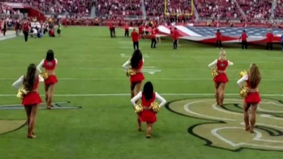 49ers Cheerleader Kneels During National Anthem Nbc Chicago 9042
