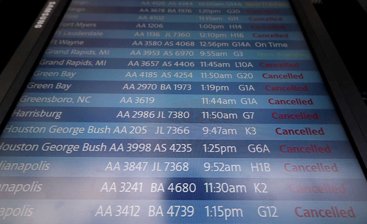 Flight Cancellations Cause Headaches at Chicago Airports