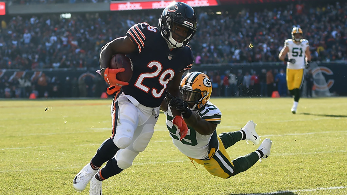 Bears Clinch Division Title, Beat Packers at Soldier Field